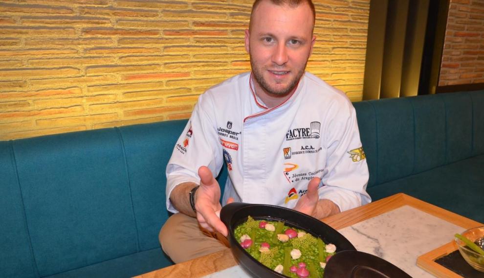 Al cocinero Rubén Martín se le conoce como el chef de la borraja.