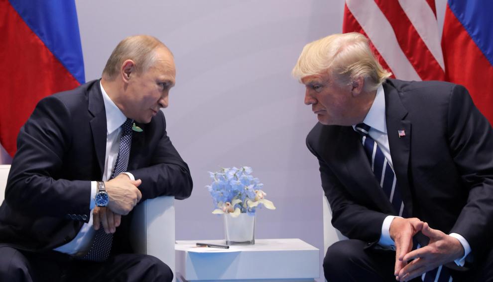 Vladímir Putin y Donald Trump, en el marco de la cumbre de líderes del G-20 en Osaka (Japón), el 28 de junio de 2019.