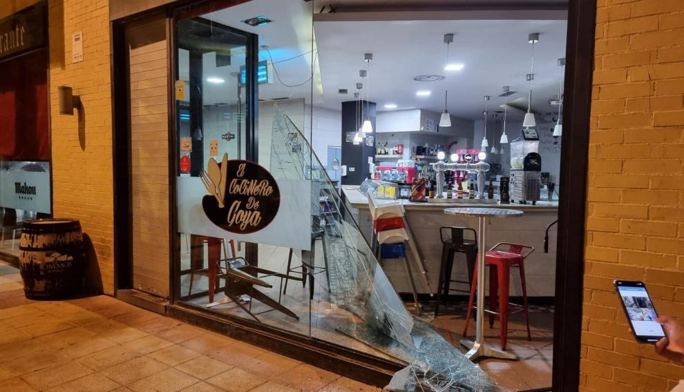Al margen de lo robado, el destrozo de los cristales supone un importante desembolso para los propietarios.