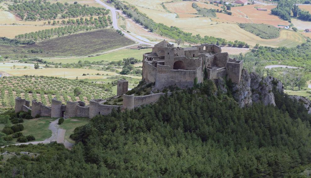 El milenario castillo de Loarre (Huesca) está considerado como la mejor fortaleza románica, del siglo XI, conservada de Europa. El pasado mes de mayo fue elegido por los seguidores de la cuenta de Instagram de Lonely Planet como el más bonito de España