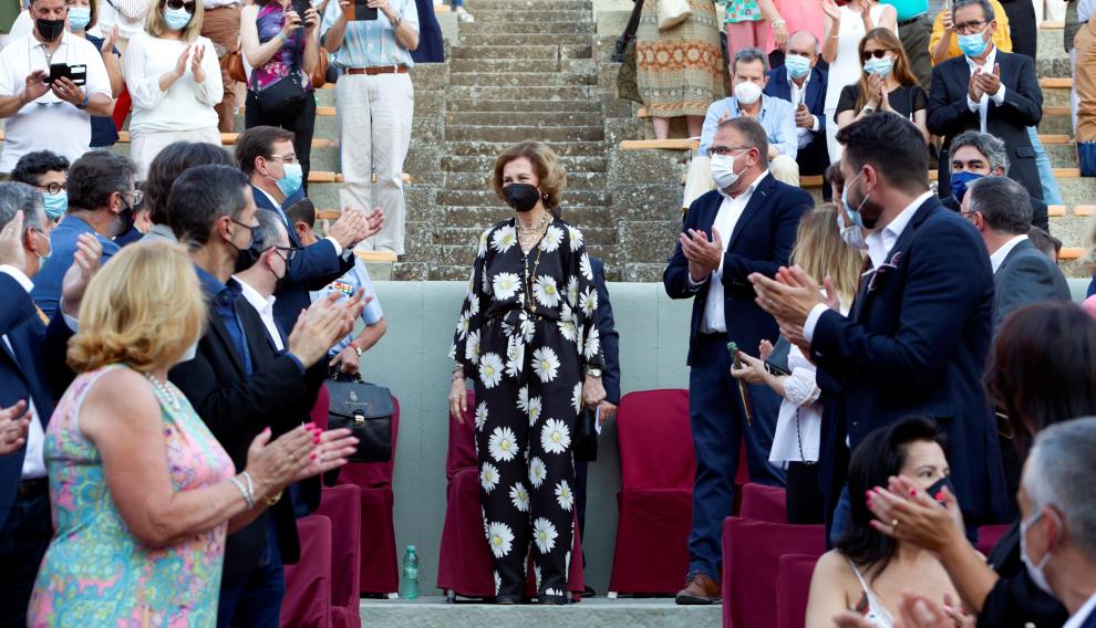 La reina Sofía a su llegada a un concierto organizado por el grupo de Ciudades Patrimonio de la Humanidad de España