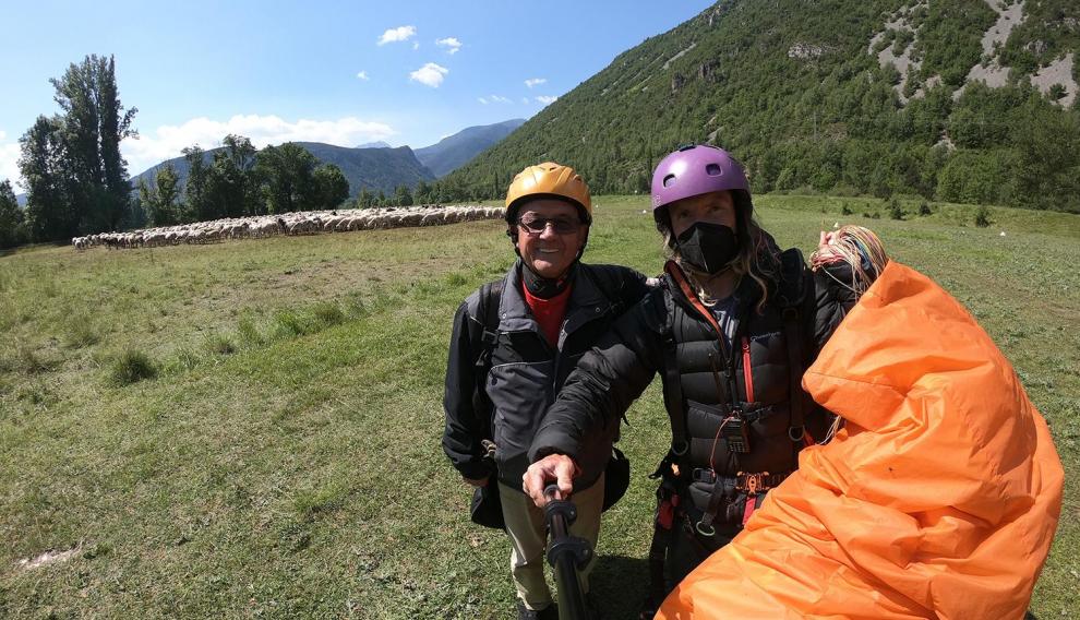 Pepe Collado, en su experiencia de vuelo en parapente en Castejón de Sos.