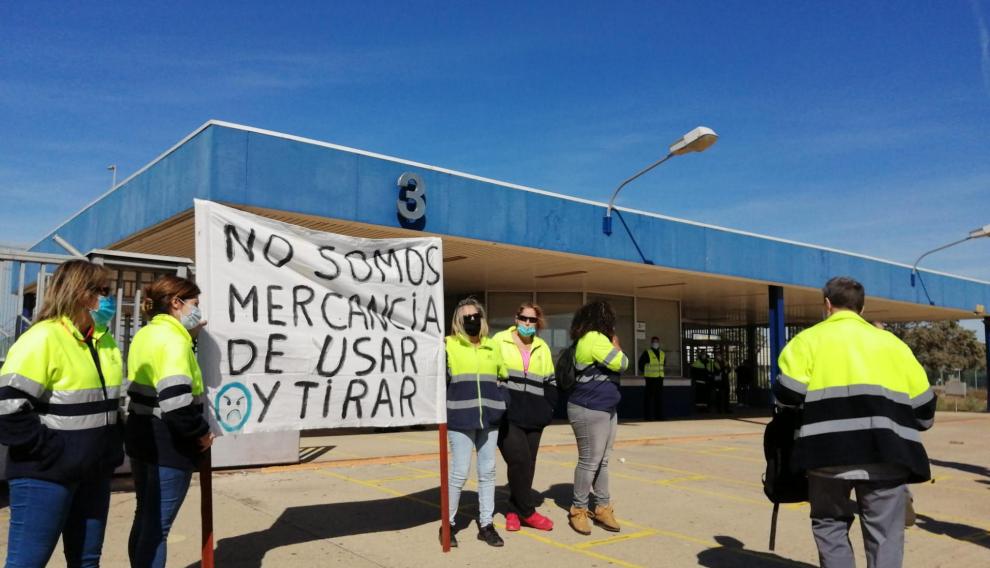 Protesta de IDL en la planta de PSA Stellantis en Figueruelas.