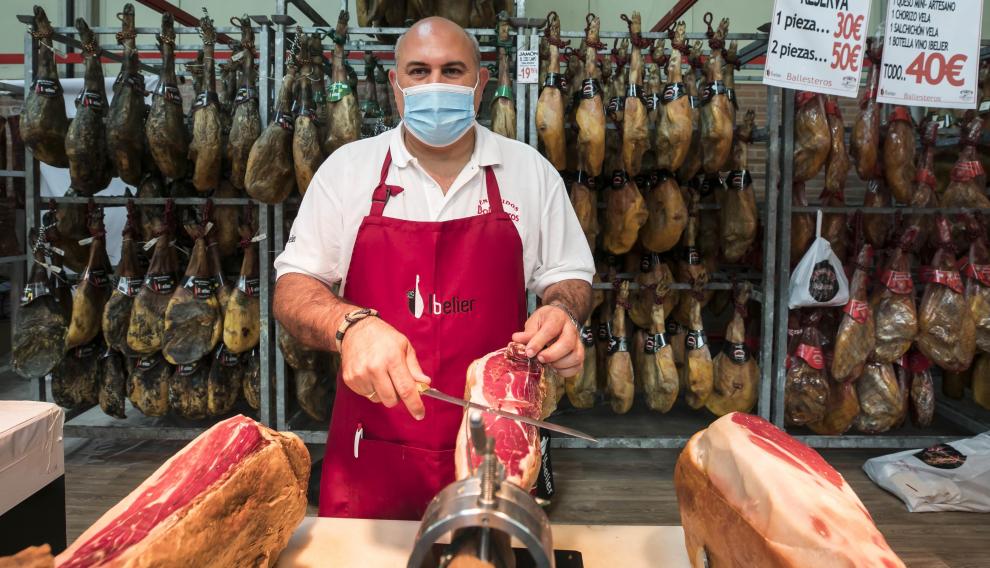 Elier Ballesteros, en su stand de la Feria de Muestras.