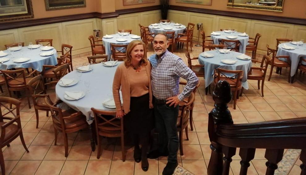 María Antonia Alcaine e Israel Valero, en su restaurante D'Israel.