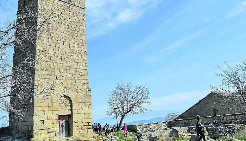 La Torre del Homenaje en el castillo, sin recubrir.