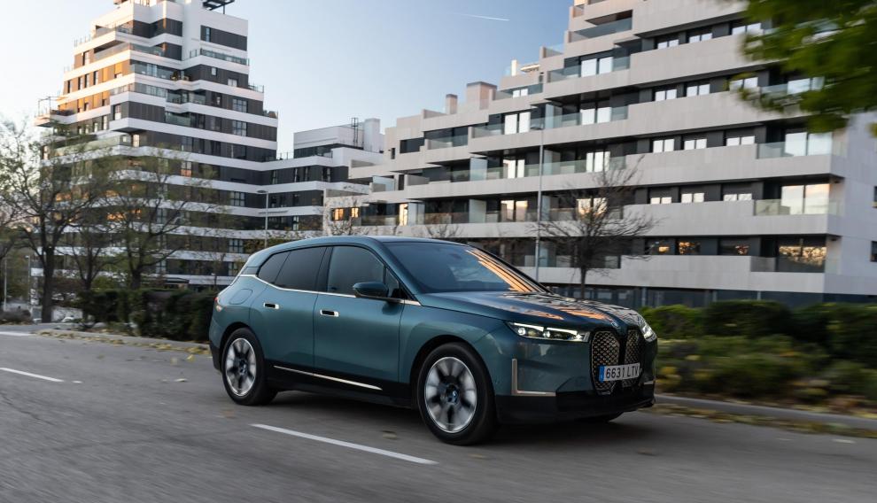 BMW iX