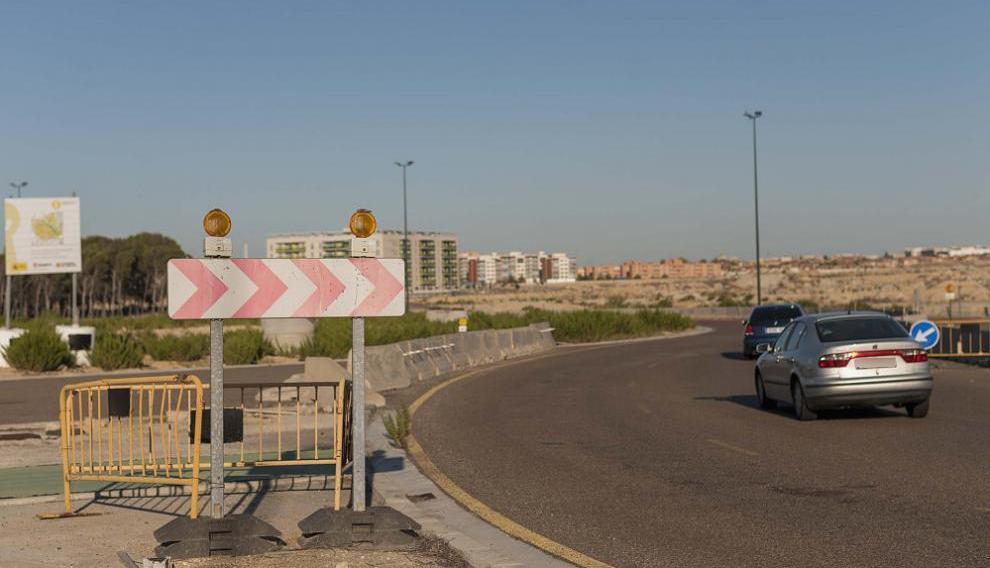Las obras sempiternas en uno de los cruces de la carretera de Madrid.