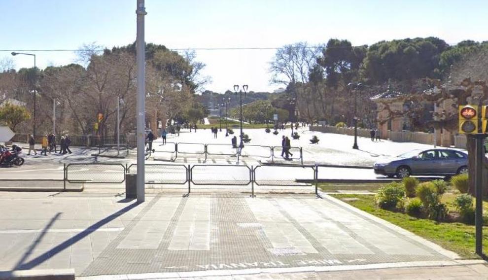 La entrada principal del Parque Grande es inaccesible.
