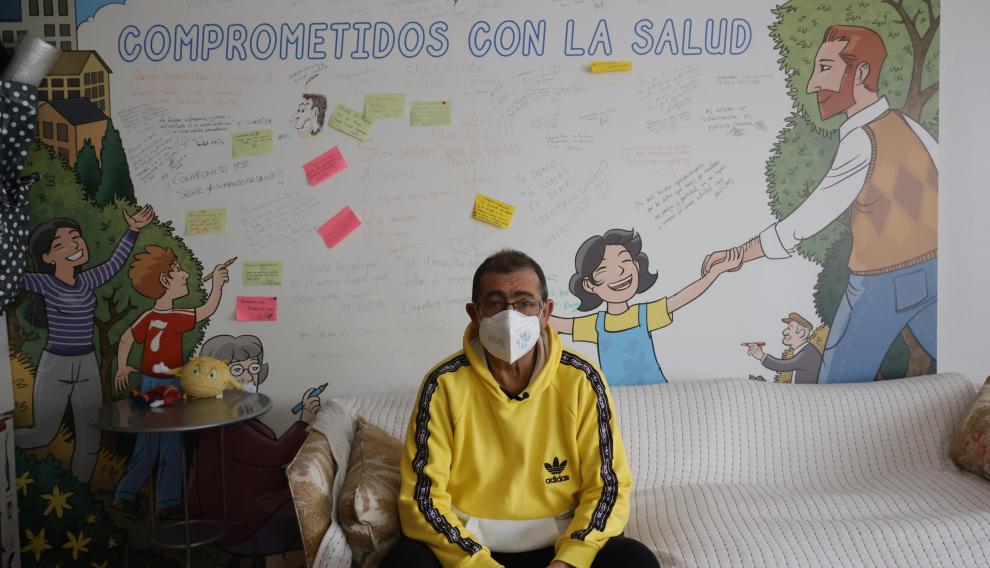 Toni, primer bitrasplantado de España, de hígado y corazón, en un piso de la Federación Nacional de Enfermos y Trasplantado Hepáticos (FNETH).