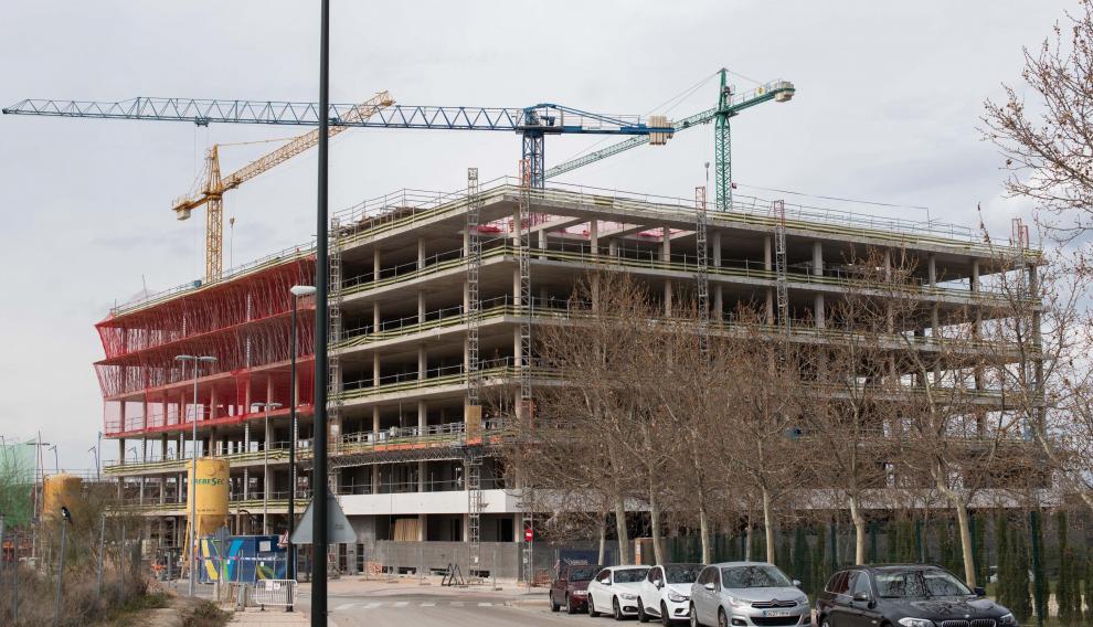 Construcción de viviendas en el barrio de Arcosur de la capital aragonesa el pasado mes de marzo.