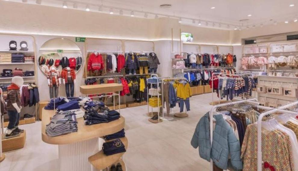 Cierra una de las ltimas tiendas de ropa del centro comercial