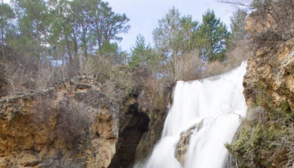 Cascada de Calomarde o del Molino Viejo, en la sierra de Albarracín.