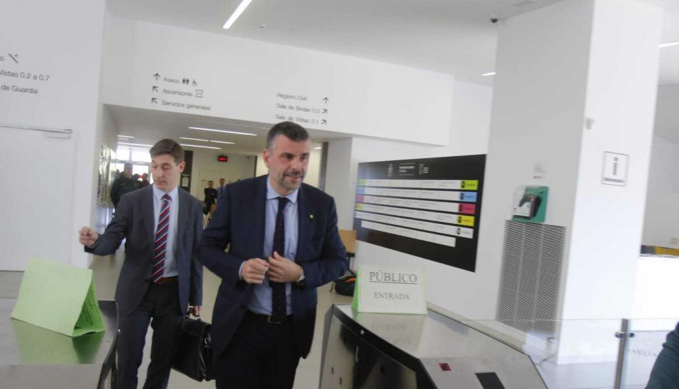 Santi Vila en los juzgados de Huesca