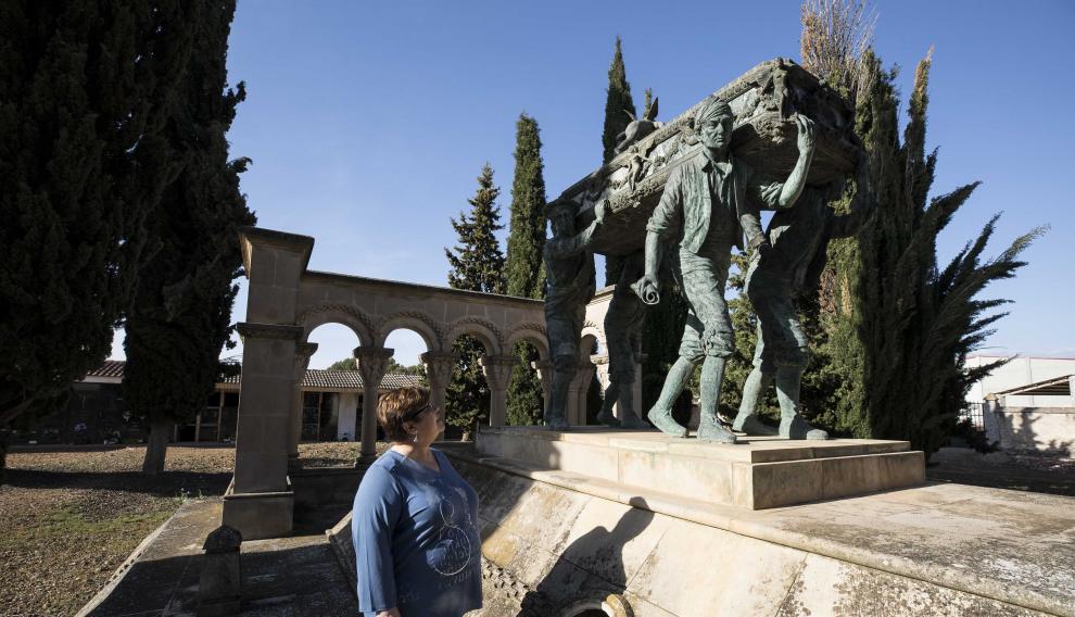 Panteón de Antonio María de Castro Montaner en el cementerio de Laluenga.