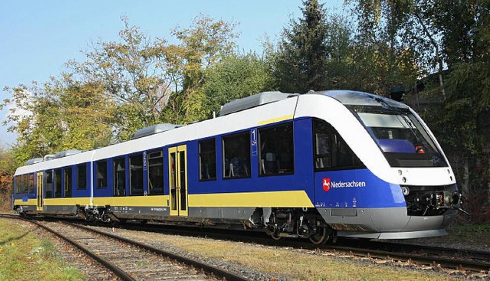 El primer tren de hidrógeno que se ha puesto en marcha está en la Baja Sajonia en Alemania y es de la empresa Alstom.