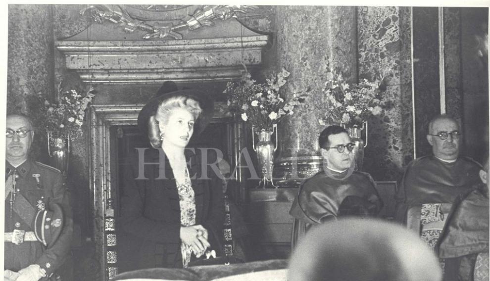 Eva Duarte de Perón, primera dama argentina, visita Zaragoza y a la Virgen el 21 de junio de 1947