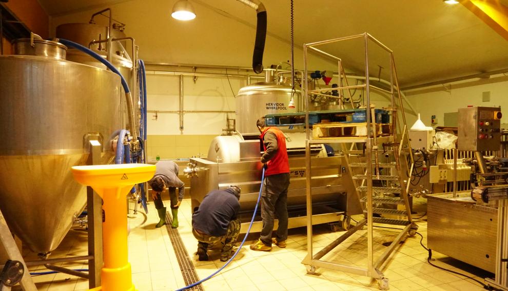 La sidra se elabora en el municipio de La Cabezonada, de 42 habitantes.
