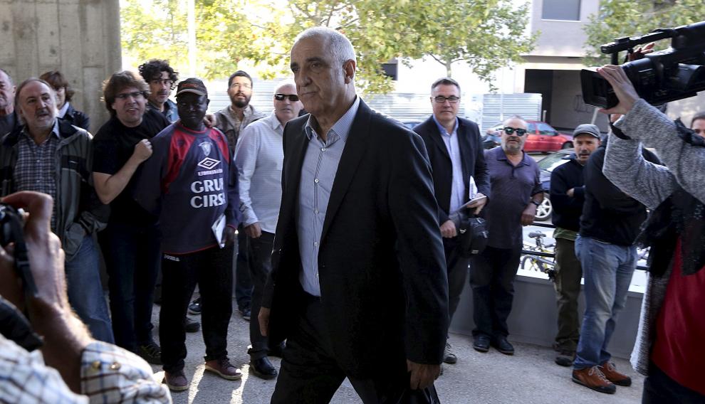 Victorino Alonso entrando en el Palacio de Justicia de Huesca para el juicio, en 2017.
