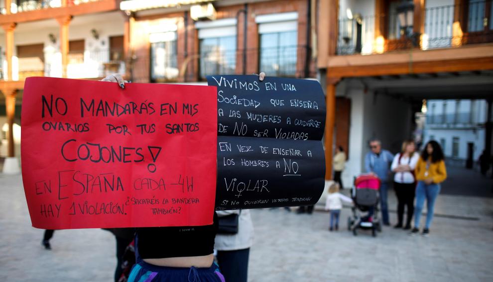 Concentración de repulsa por la agresión sexual a una joven en Ciempozuelos (Madrid).
