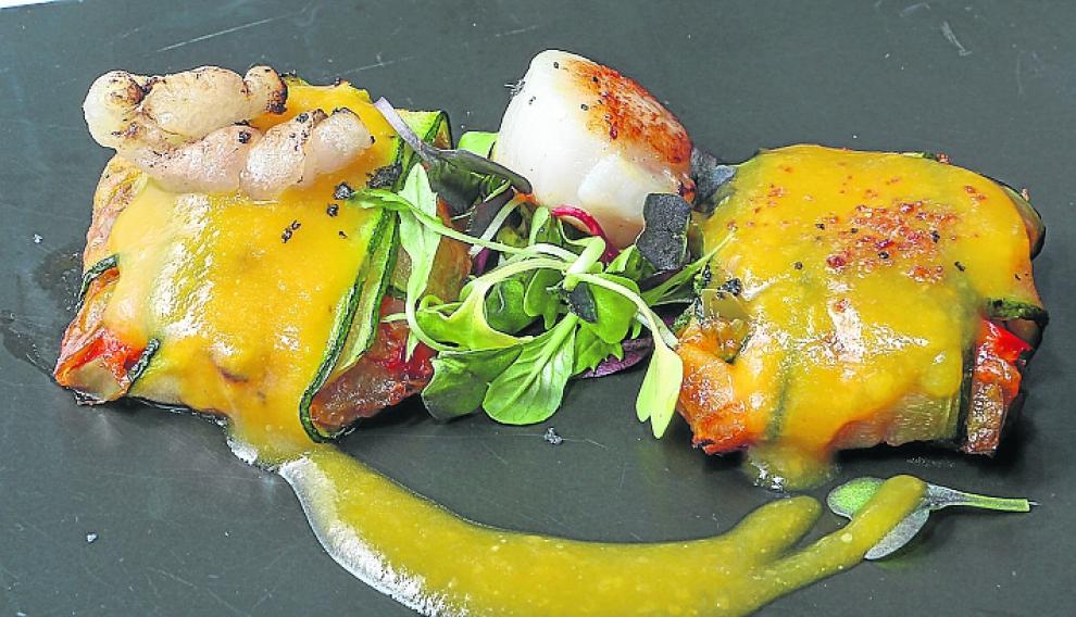Chilindrón de verduras con panceta y vieira.