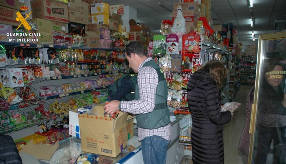 Intervenida casi una tonelada de alimentos no aptos para el consumo que se vendían en Zaragoza