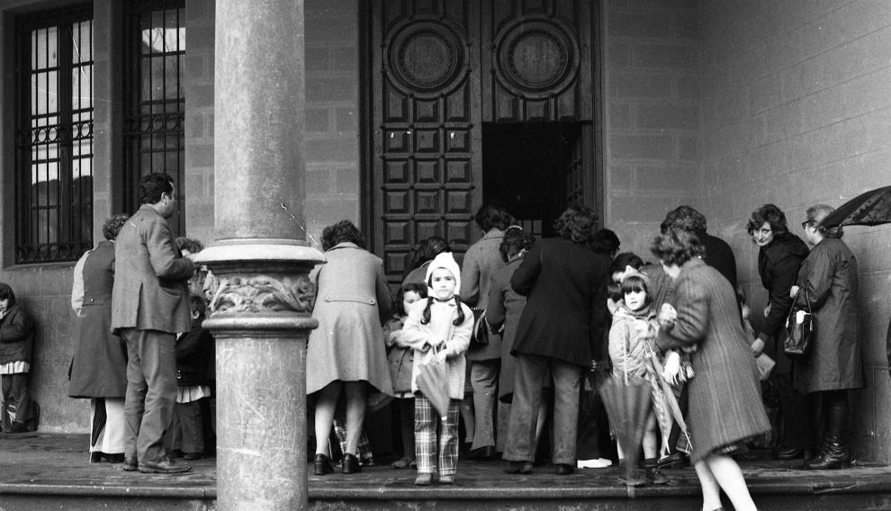 1974-2600.jpg (31272421)