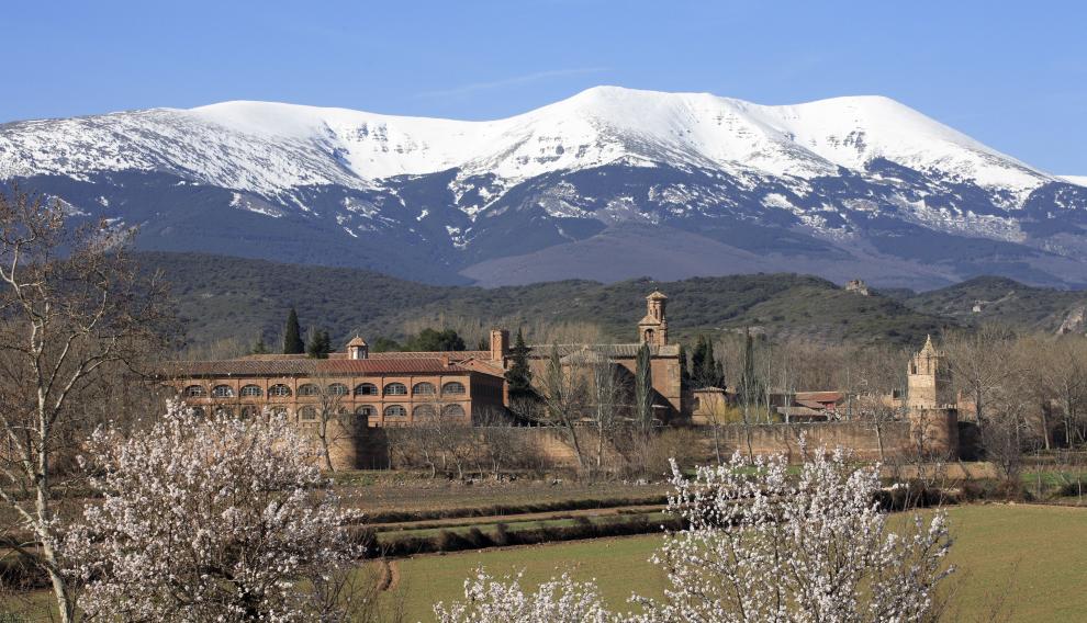 Panorámica de Veruela y el Moncayo con nieve.