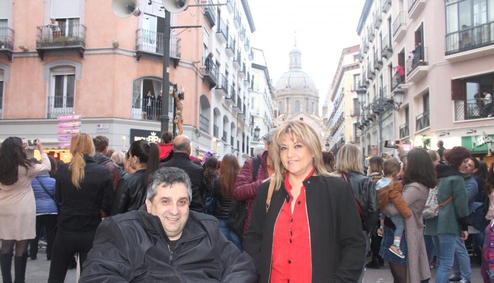 Manuel y Ana, vecinos de Garrapinillos, asistieron también este Viernes Santo a la procesión.