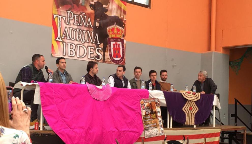 Acto de inauguración de la peña taurina de Ibdes.