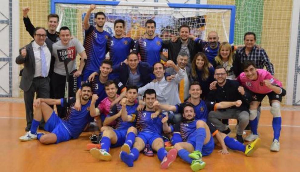 Foto de familia del Colo Colo tras la salvación.