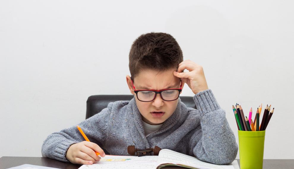 Los niños con dislexia utilizan el doble de tiempo o más que el resto de sus compañeros en realizar sus tareas escolares.