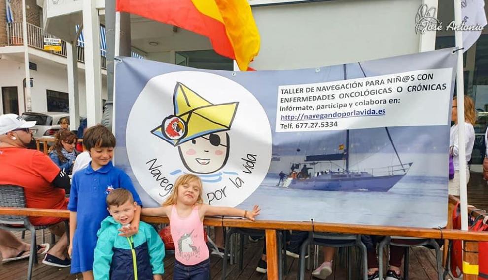 Las jornadas de navegación solidaria arrancaron este fin de semana con 13 barcos y numerosas familias.