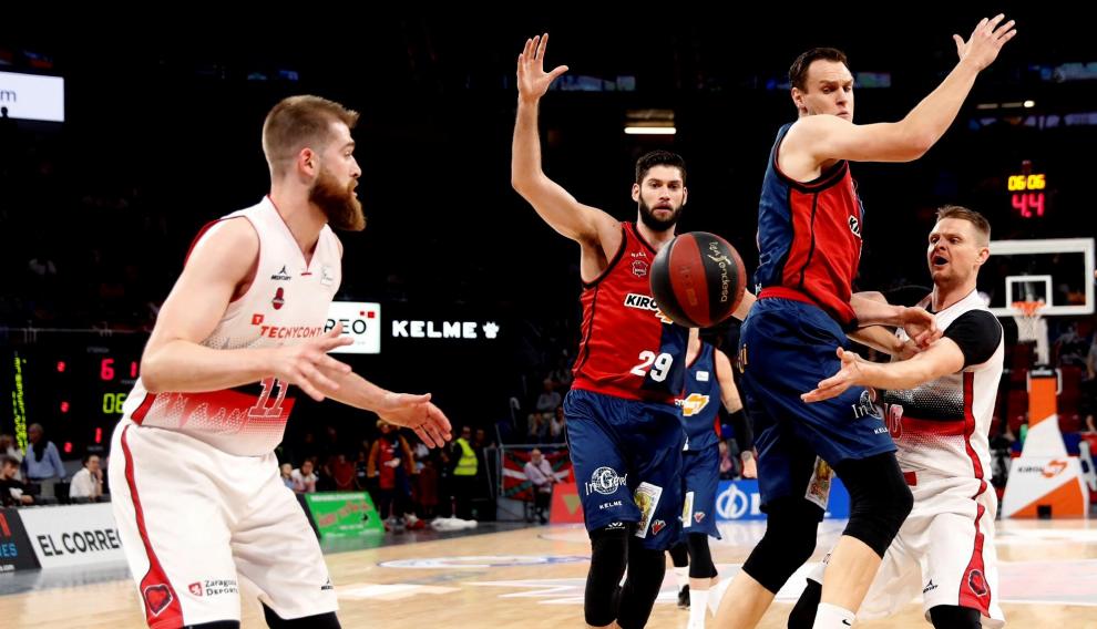 Partido entre el Barkonia y el Tecnyconta en Vitoria