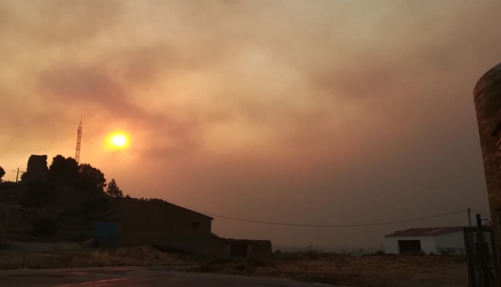 El humo también se deja notar en Pallaruelo de Monegros.