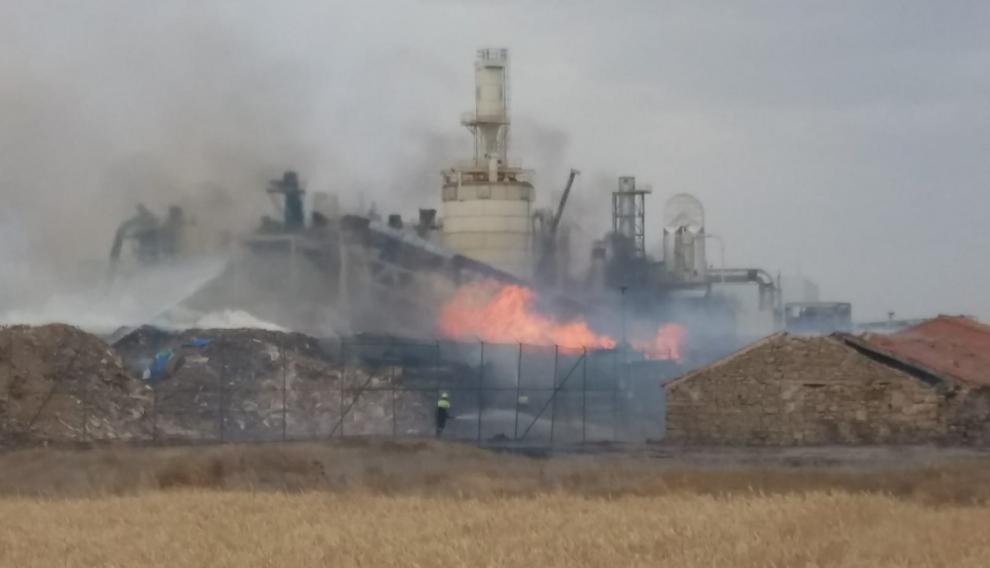 Incendio en una fábrica de Cella.