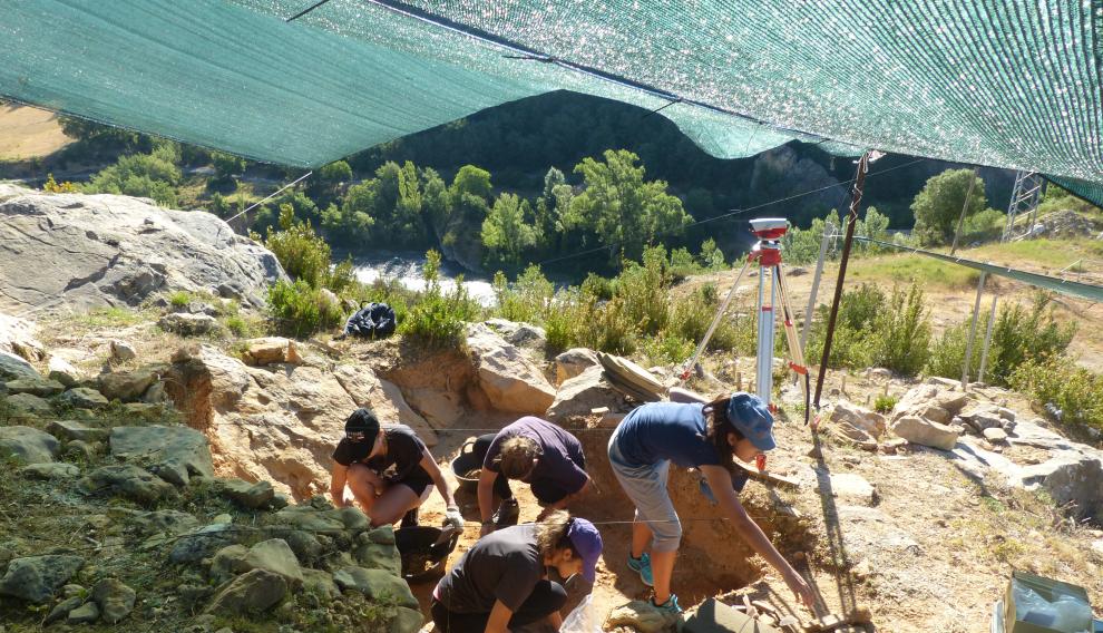 En las excavaciones participan estudiantes rusos y españoles.