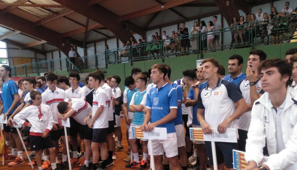 Los equipos participantes en el Torneo, el día de la presentación.
