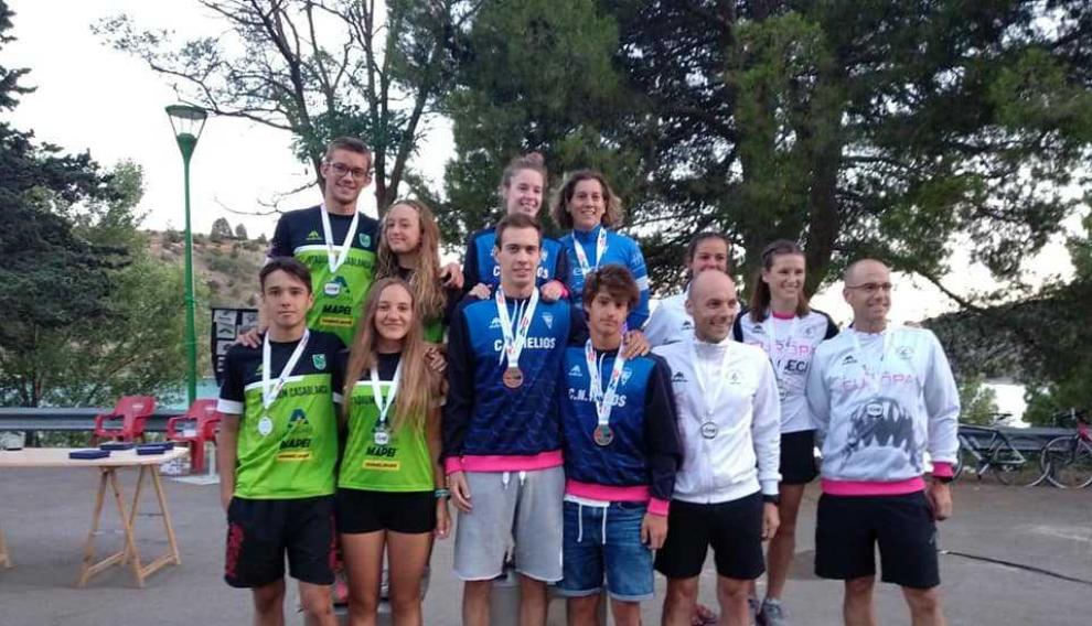 Podio del Campeonato de Aragón formado por el Zerclo Energía Helios, Stadium Casablanca-Almozara 2000 y Trialón Europa