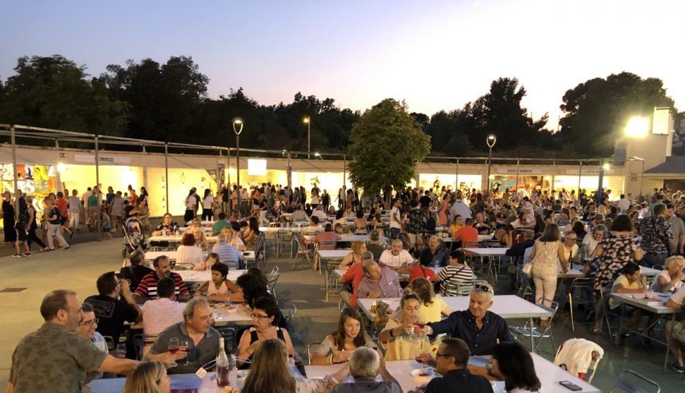 Miles de personas han disfrutado de una amplia carta de vinos Somontano.