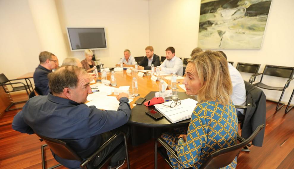 Representantes de Aragón y Cataluña reunidos este jueves en la Diputación.