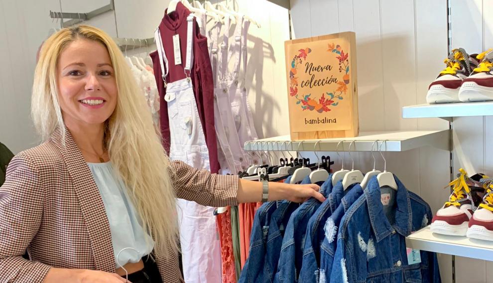 Cristina Hategan, en su negocio de moda joven Bambalina