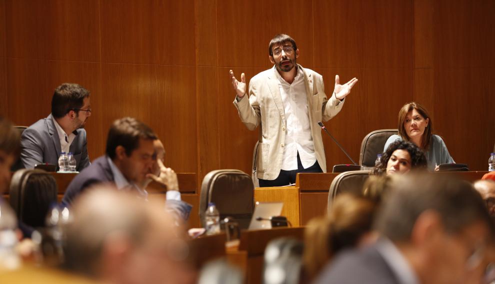 Pleno en las Cortes de Aragón