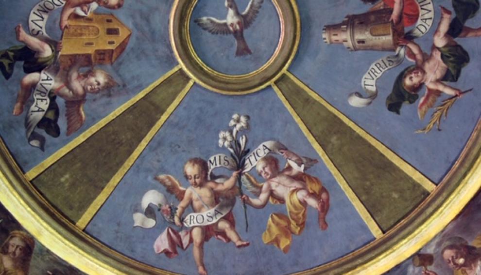 El camarín de la Virgen se pintó en 1790 a expensas de la Cofradía.