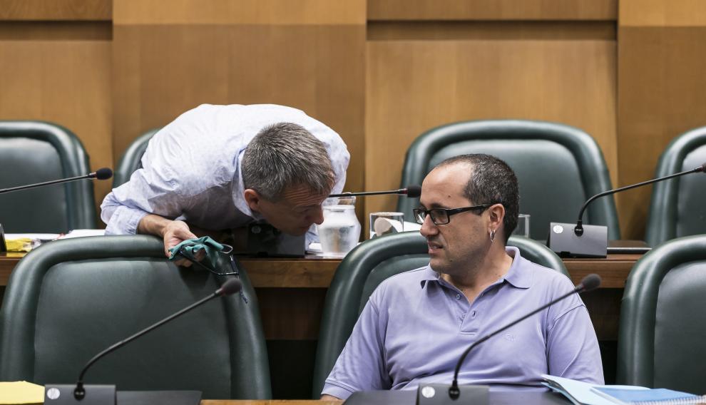 Alberto Cubero (ZEC), junto al exconcejal de Economía, Fernando Rivarés (Podemos-Equo).