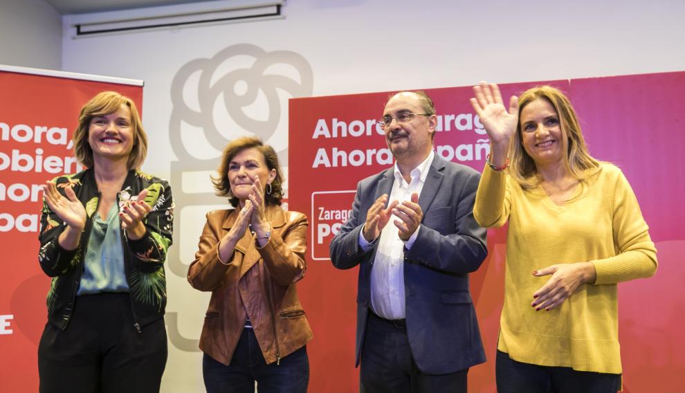 Carmen Calvo (2i), junto a Javier Lambán (2d), Susana Sumelzo (d) y Pilar Alegría (i)