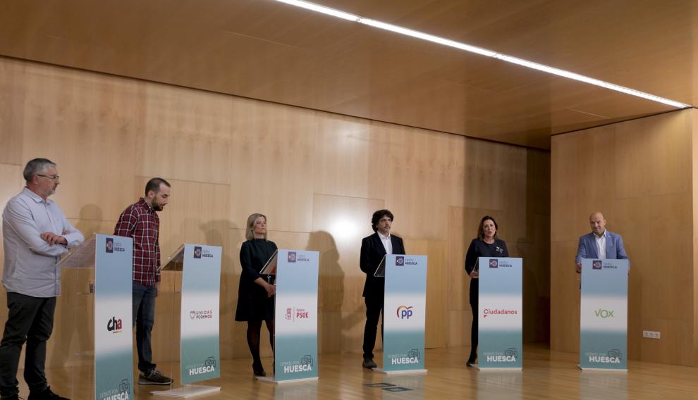 Los candidatos de Huesca durante el debate