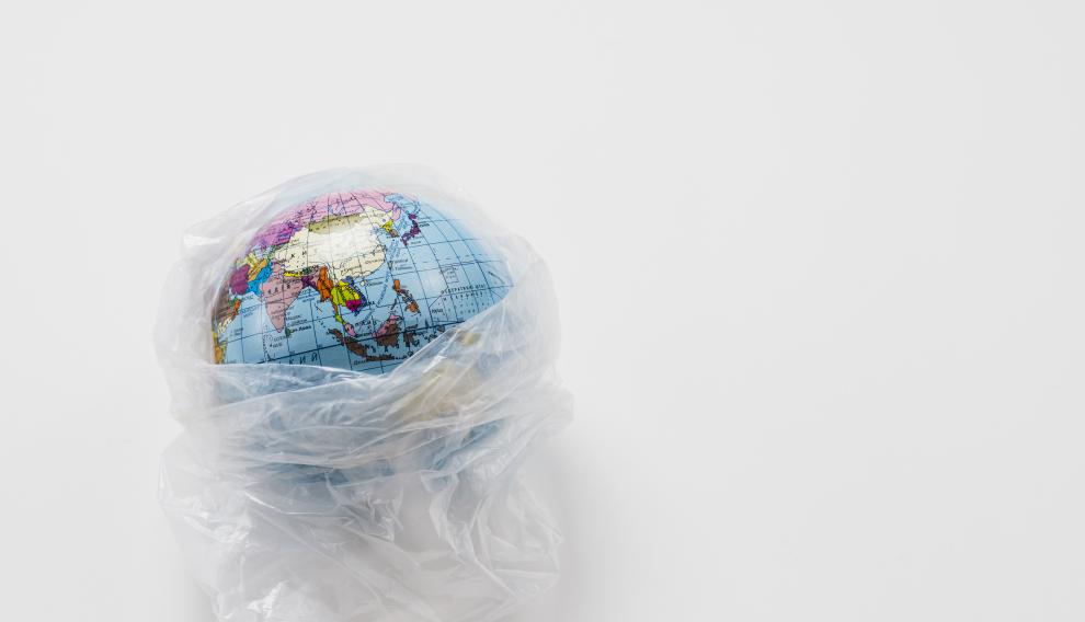 Cada año, se generan en el mundo centenares de kilos de residuos plásticos por persona, de los que solo se recicla un 20%