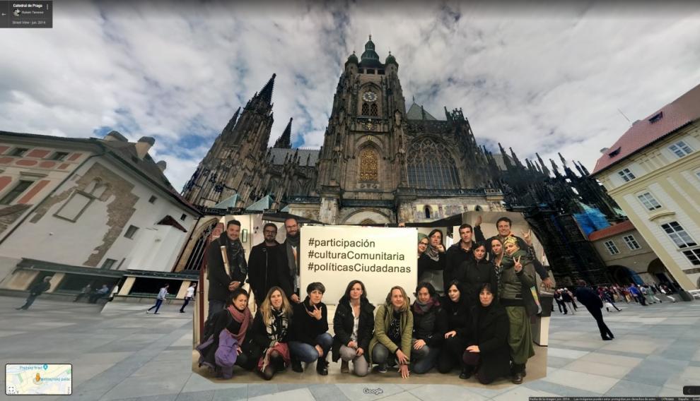 Fotomontaje del Colectivo Llámalo H y la asociación vecinal del barrio de San José con el que han celebrado la recepción de un premio en Praga al que no asistieron.