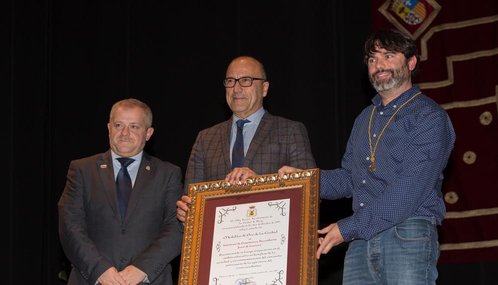 Entrega de la medalla de oro al IES Juan de Lanuza de Borja.
